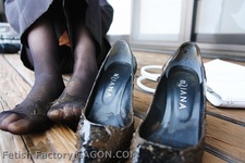 Wet&Messy Shoes Scene076