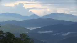 인도네시아 · 북 술라웨시 섬 Bolaang Mongondow의 절경의 산