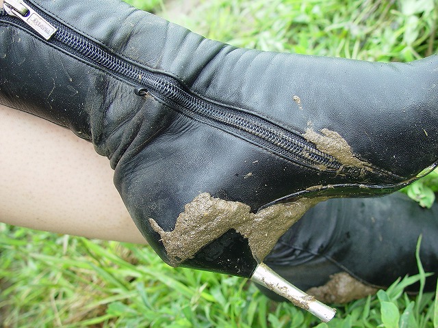 Wet &amp; Messy Shoes Image Collection 027